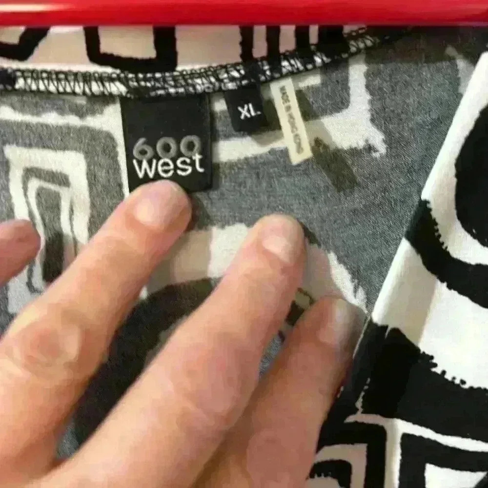 600 west top Sz Xl. - Picture 2 of 3